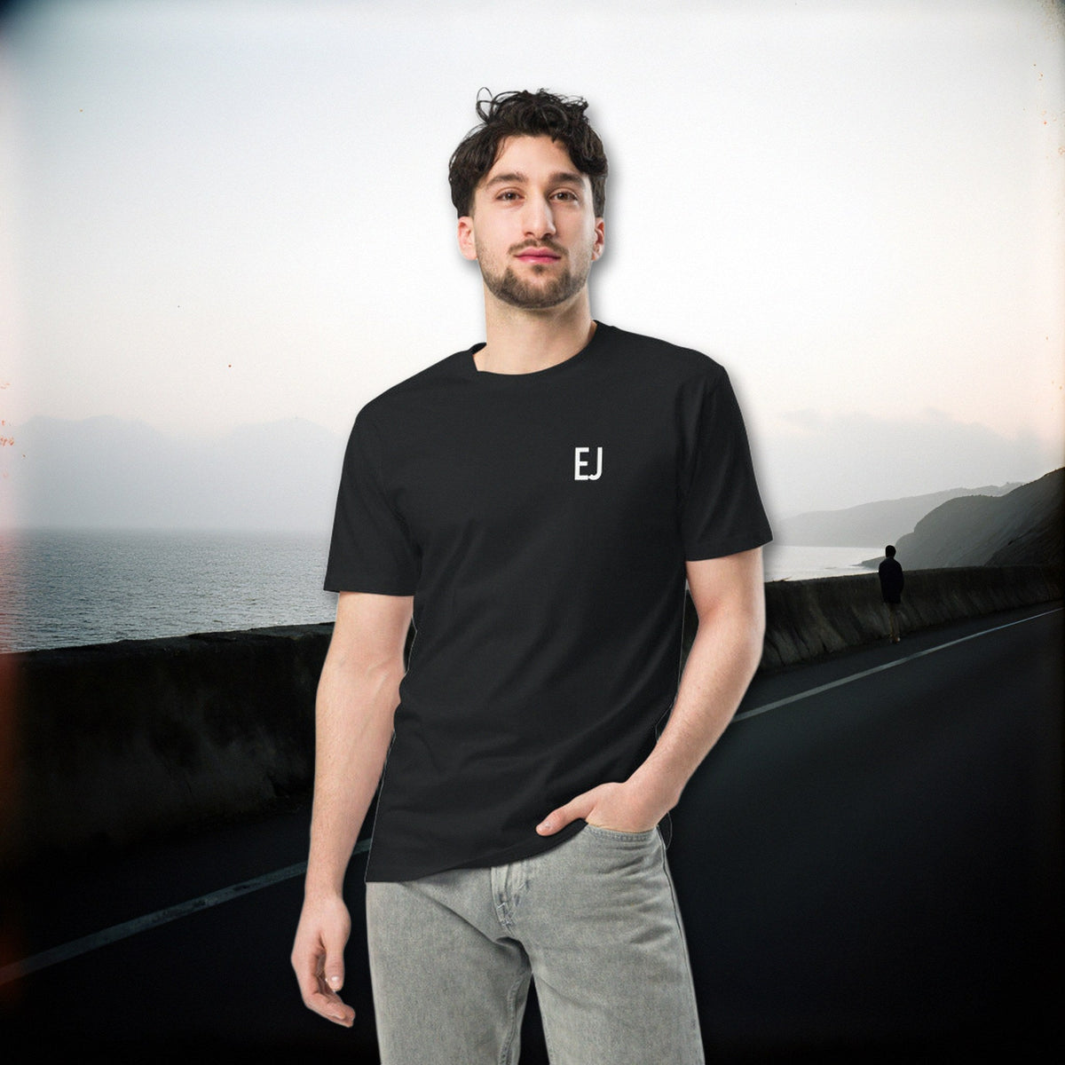 SLIPSTREAM TEE scene coast